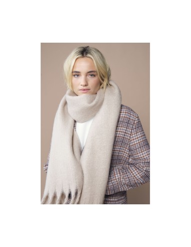 BEE-B496R-Fluffy Scarf